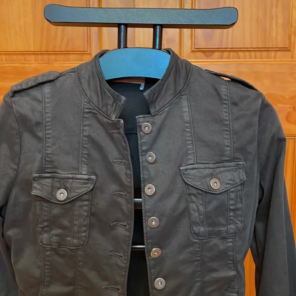 Lightweight jacket - Picture 2 of 7